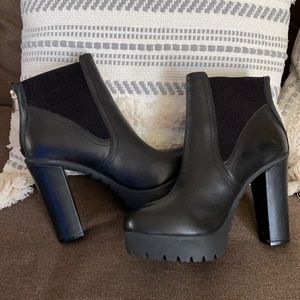 Steve Madden Amandaa boots